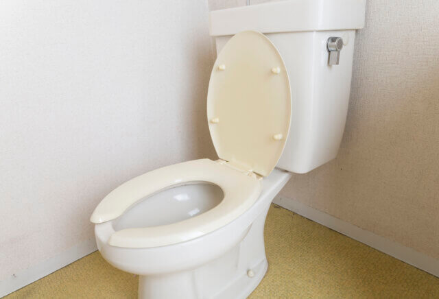 トイレのチョロチョロ水漏れで水道代はどれくらい跳ね上がる？