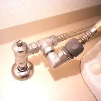 トイレの止水栓が回らない！緊急時の対処法から修理、業者選びまで徹底解説